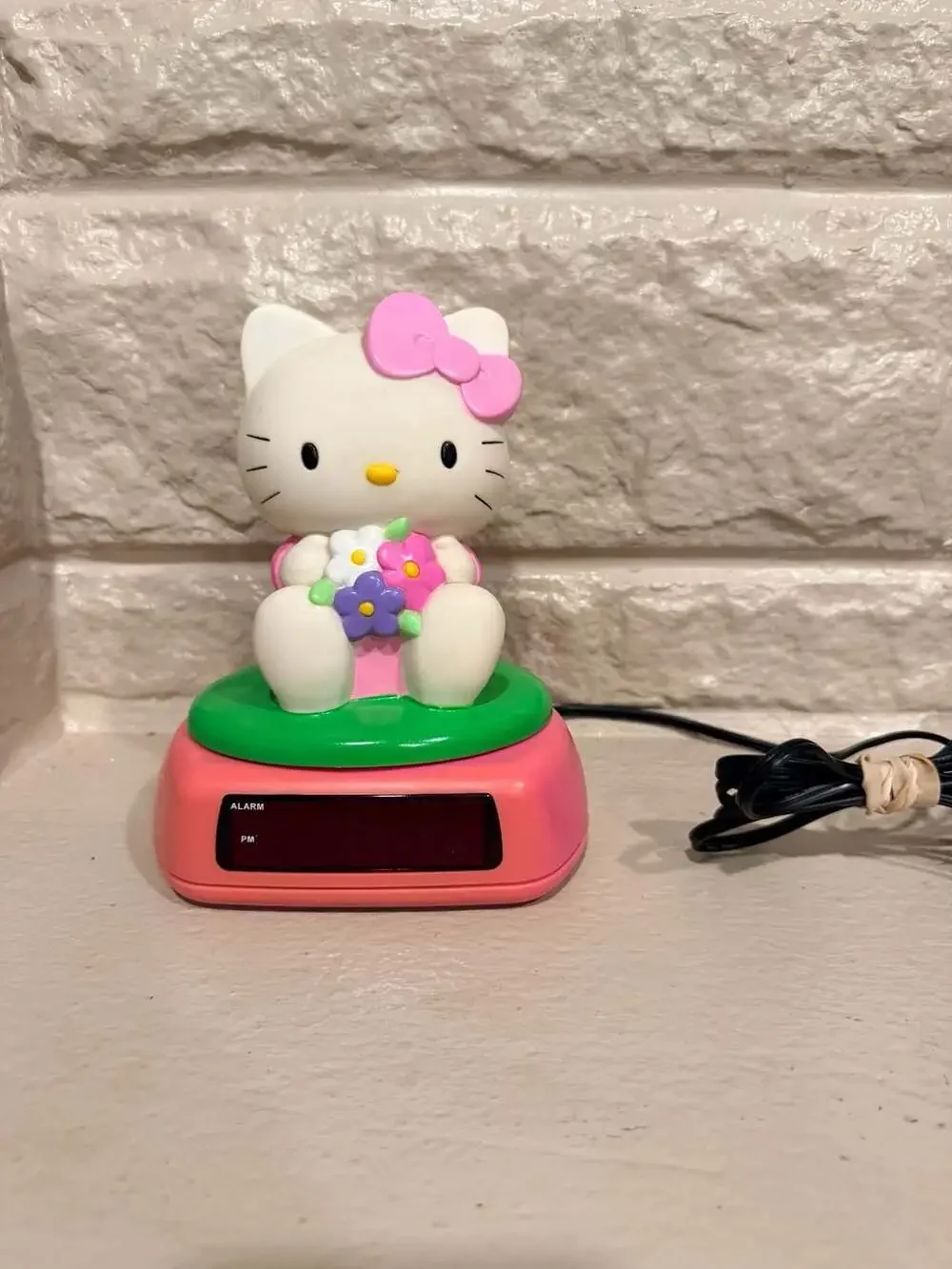 Y2K Sanrio Hello Kitty Digital Alarm Clock with Flowers